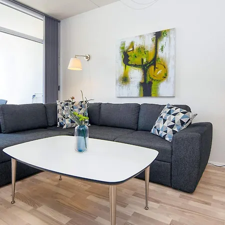 4 Person On In * Glesborg