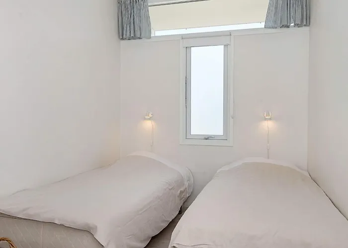 Apartment 4 Person On In *